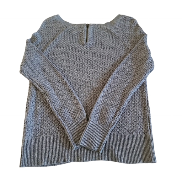 American Eagle Light-Wight Sweater - Picture 4 of 5